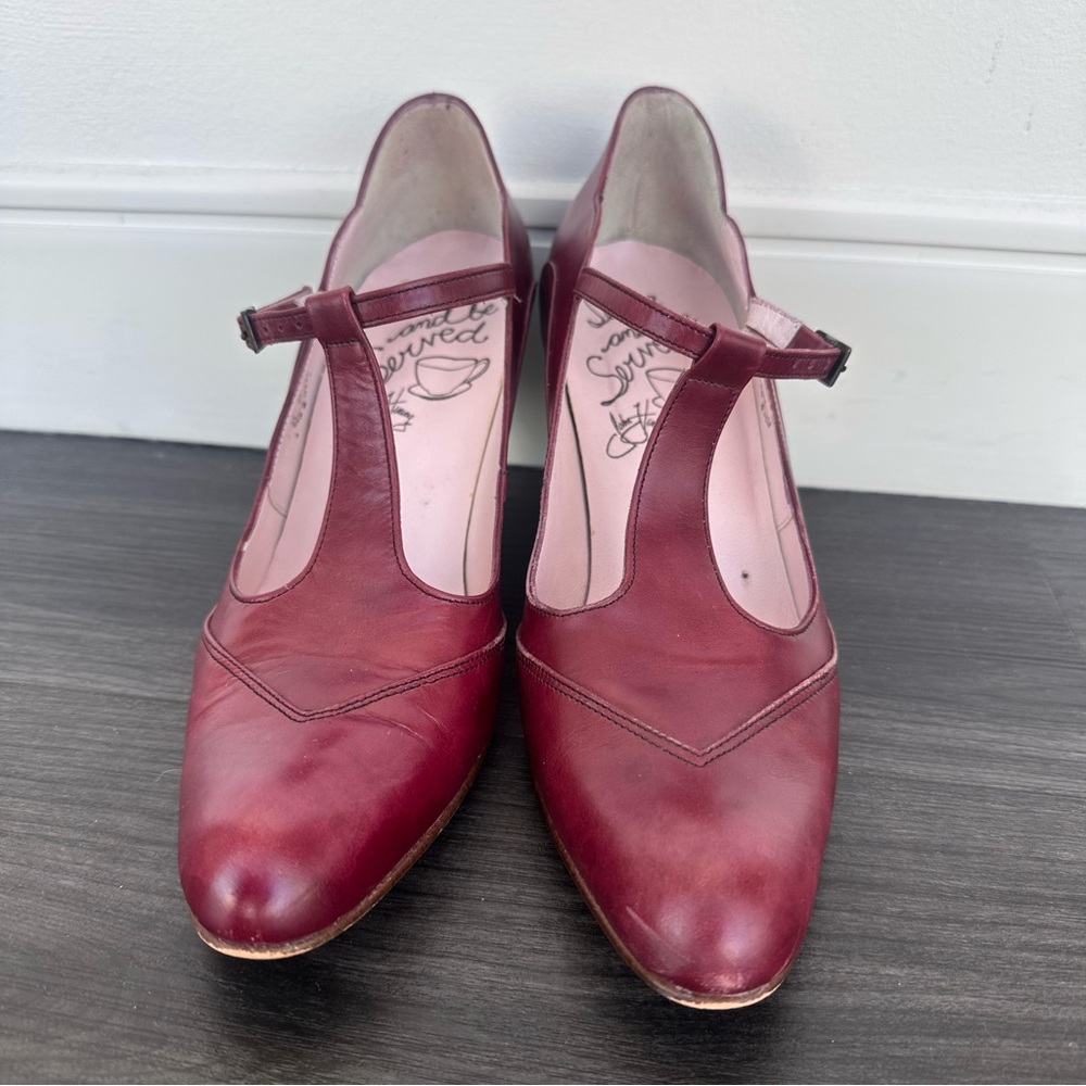 John Fluevog Women’s Teapots Sencha T Strap Leather Wooden Heels Burgundy 8 - Picture 2 of 10